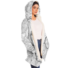 Charger l'image dans la galerie, Luxurious Cloak